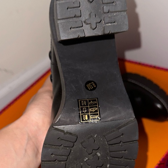 TORY BURCH STUD BOOTIES. Black Leather and Neoprene - Picture 6 of 6